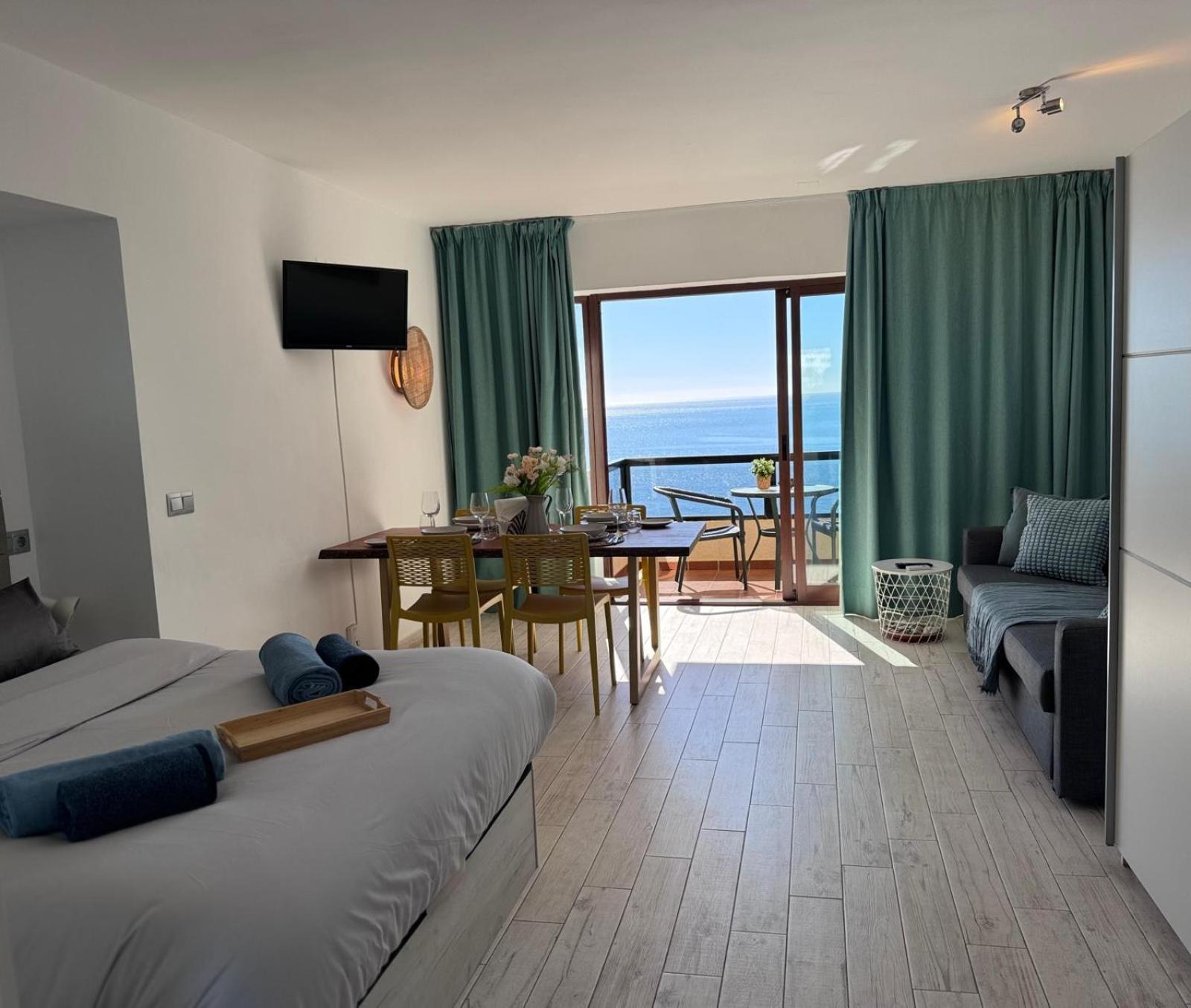 Aloha Playa Studio Sea Views 베날마데나코스타 외부 사진