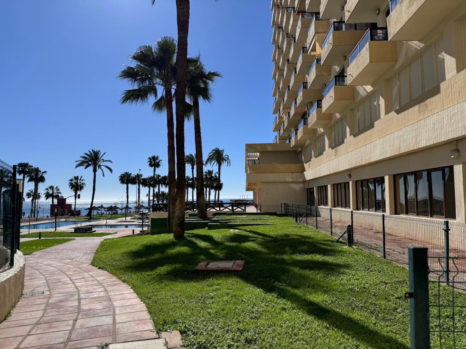Aloha Playa Studio Sea Views 베날마데나코스타 외부 사진